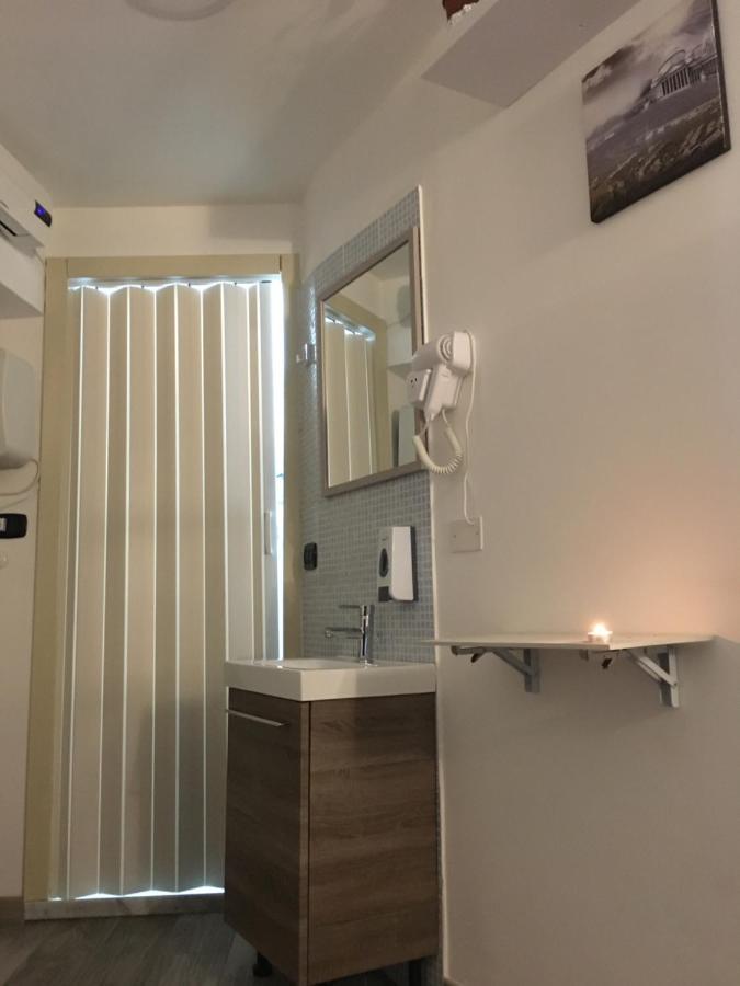 Napoli Central Nest Bed and Breakfast Exterior foto