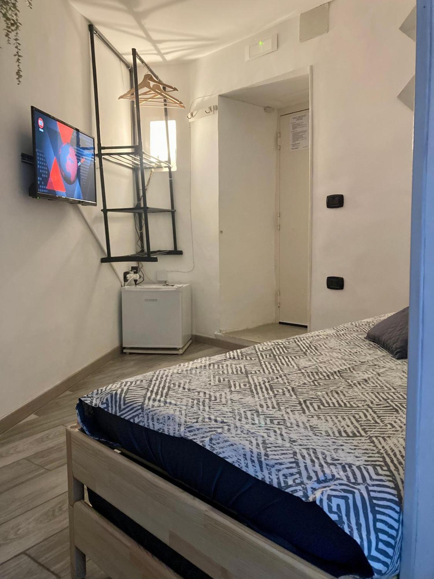Napoli Central Nest Bed and Breakfast Exterior foto